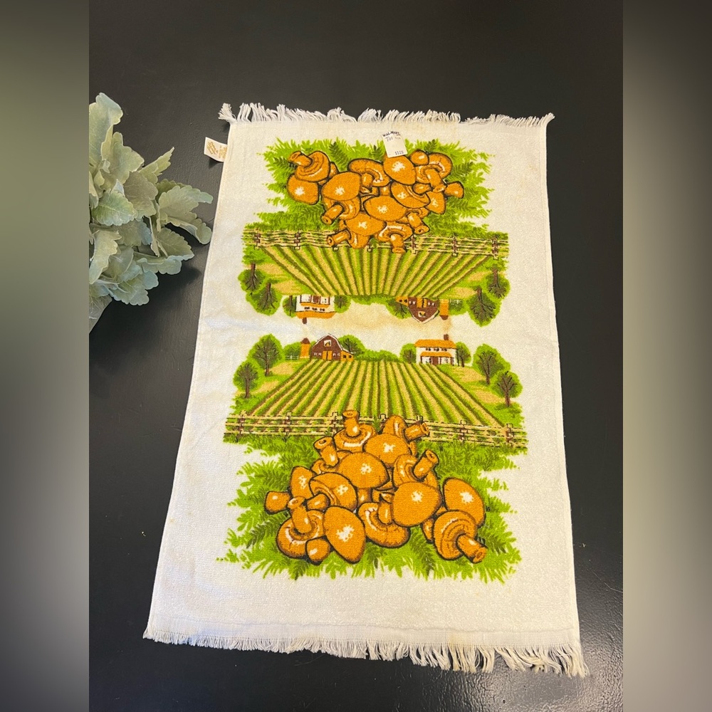 NOS Vintage 70s Mid Century Modern Mushroom Plantation Farm Kitchen‎ Towel As Is